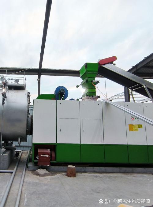 饲料加工厂的核心设备升级 生物质燃烧机的工业应用与燃料加工优势